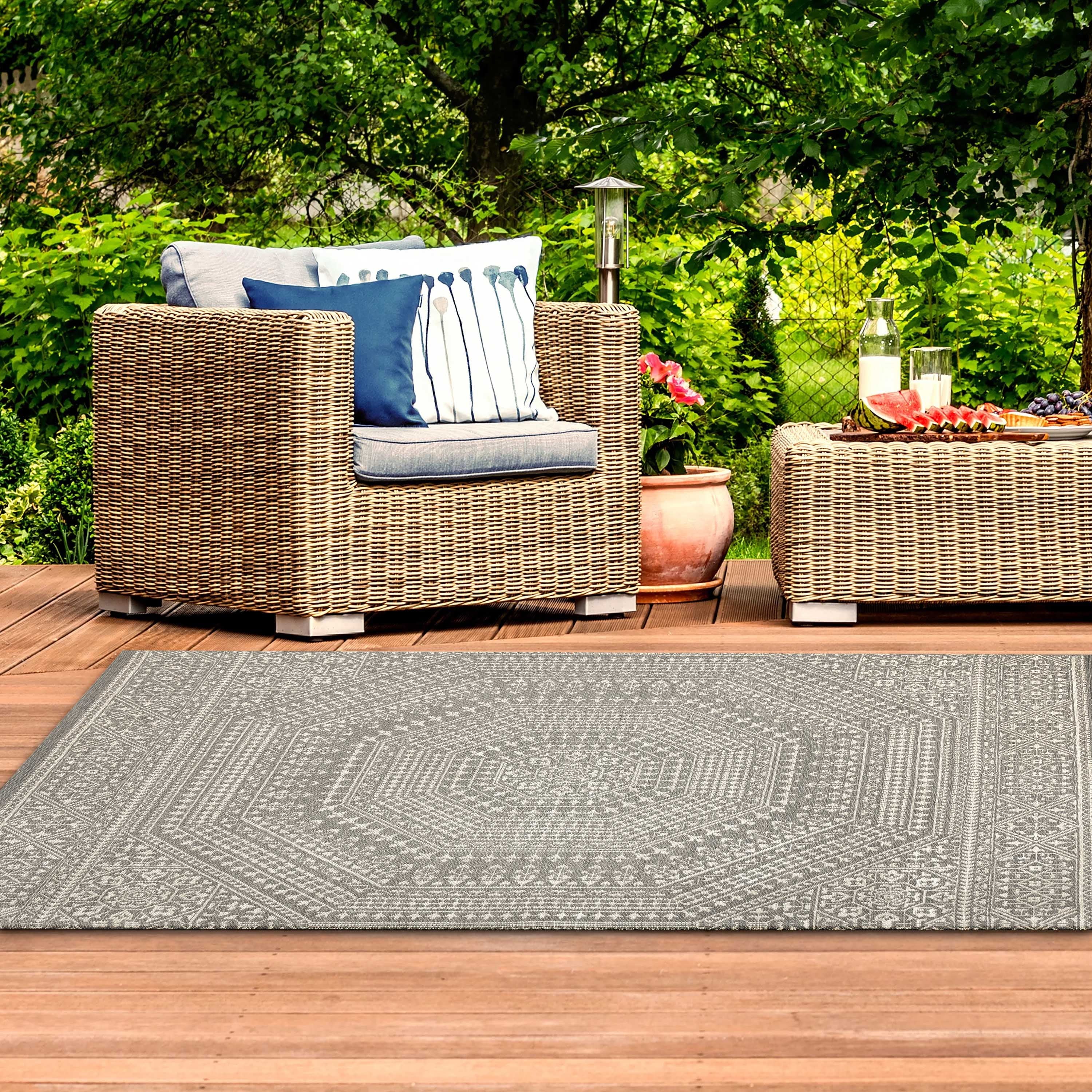 Velmora™ (2 pack) 7 x 10 Gray Medallion Outdoor Rug