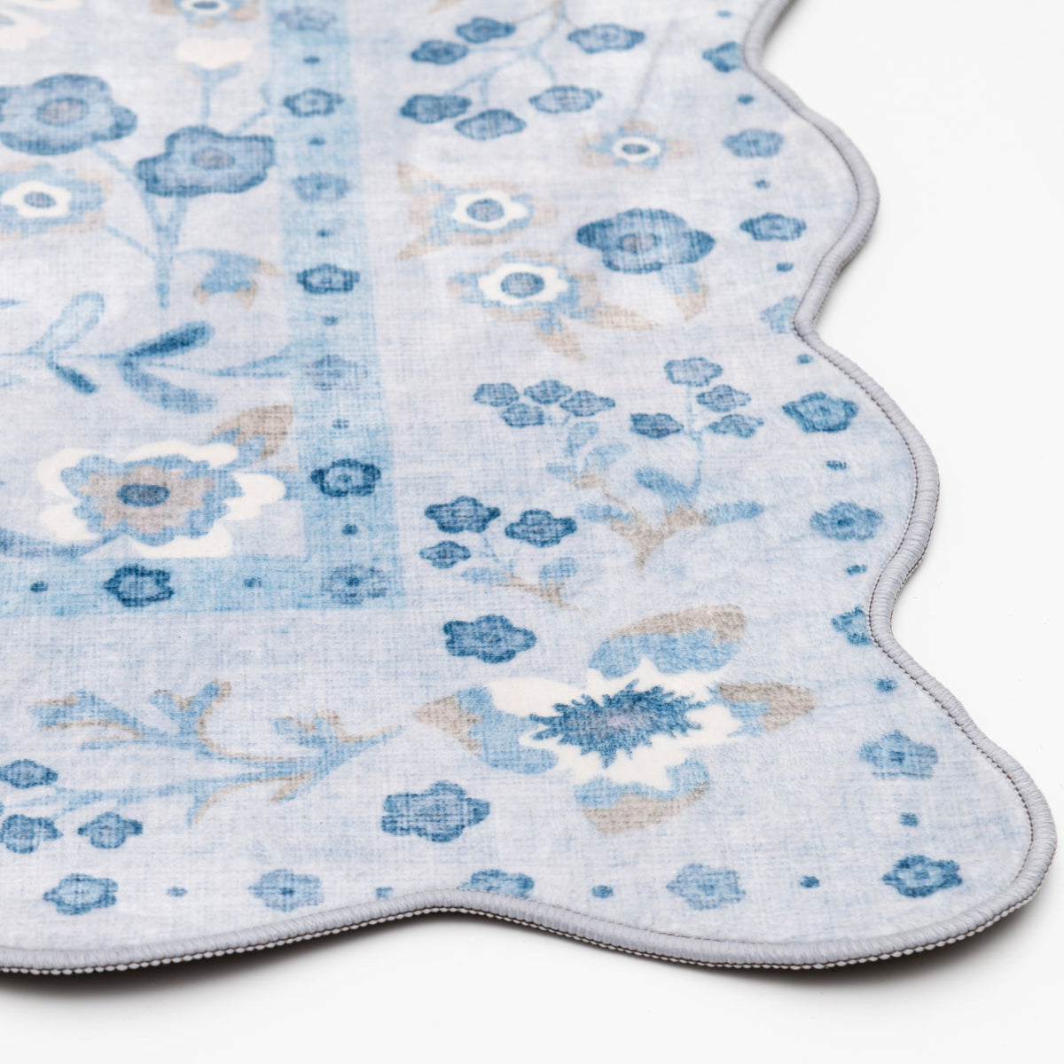 Velmora™ Blue Persian Faux Fur Scalloped Indoor Area Rug, 4 ft x 5 ft 6 in