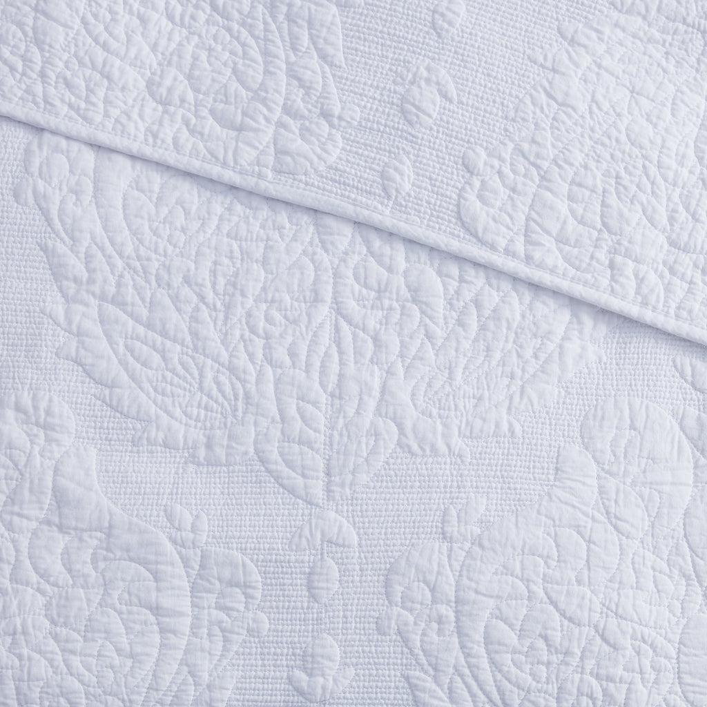 Velmora™ Paisley Medallion Cotton Quilt, King, White, Scalloped Bedding