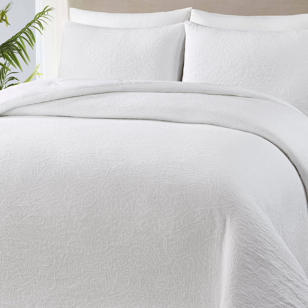 Velmora™ 3-Piece White Paisley Matelasse Comforter Set, Full/Queen - All-Season Bedding