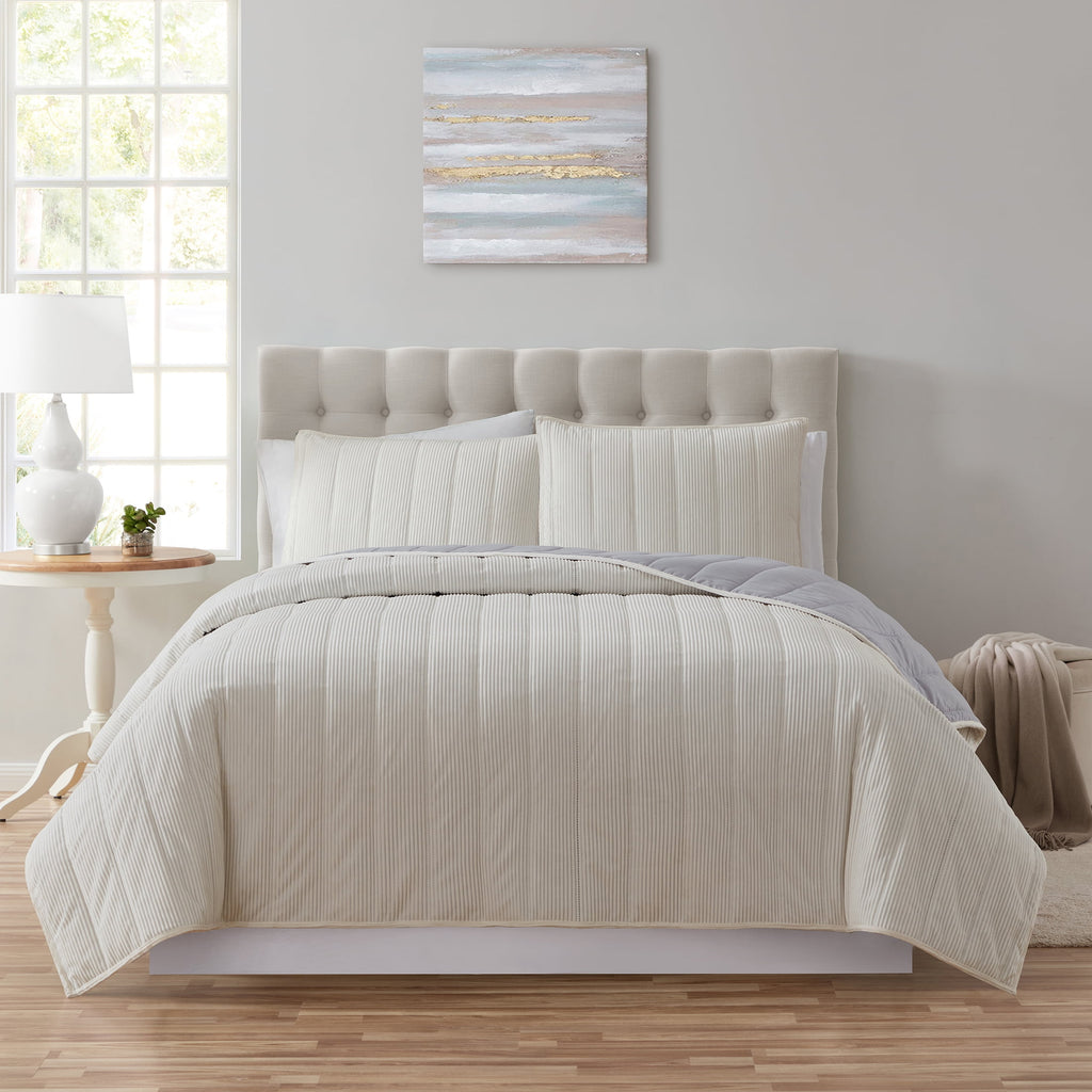 Velmora™ Corduroy Quilt, Full/Queen, White, Reversible Bedding