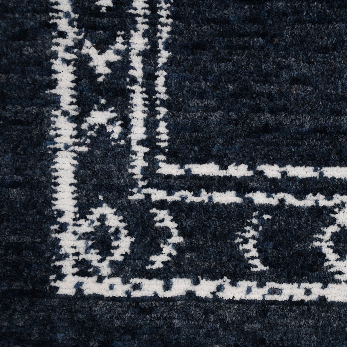Velmora™ Washed Indigo Bordered Tufted Washable Area Rug, 5 ft x 7 ft
