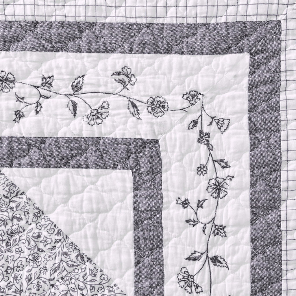 Velmora™ Heirloom Patchwork Quilt, Grey/White, Cal King, Adult