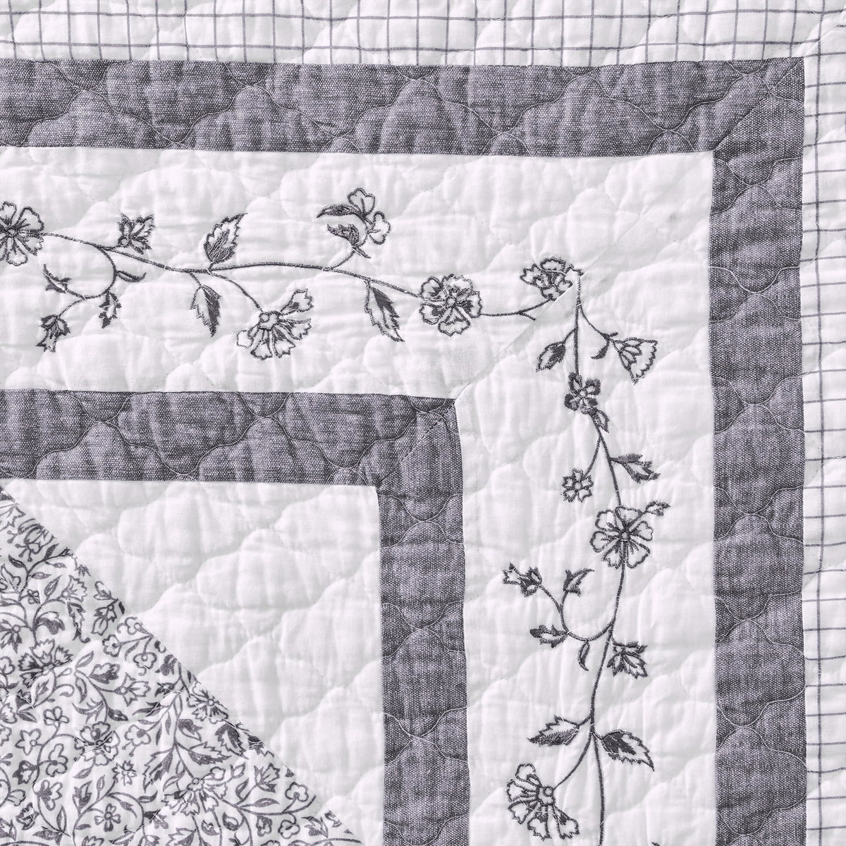 Velmora™ Heirloom Patchwork Quilt, Grey/White, Cal King, Adult