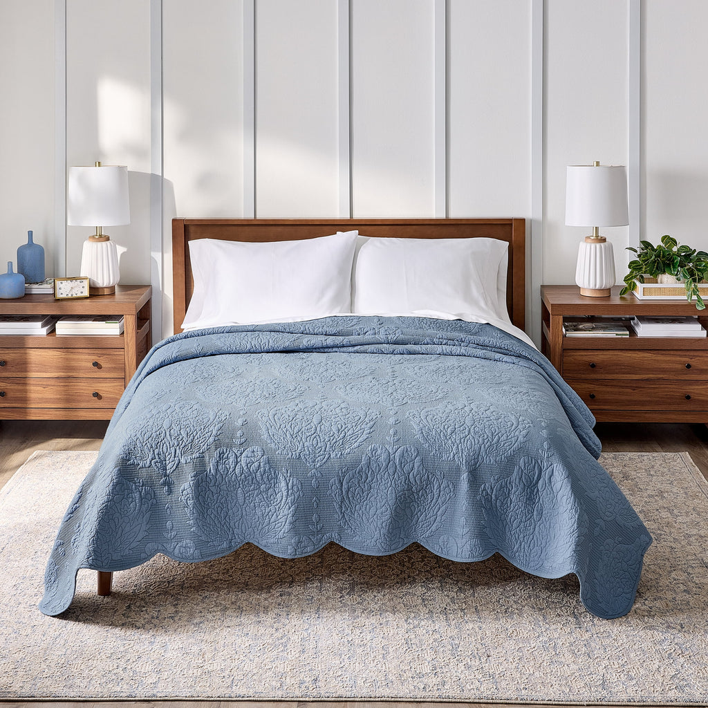 Velmora™ Paisley Medallion Cotton Quilt, King, White, Scalloped Bedding