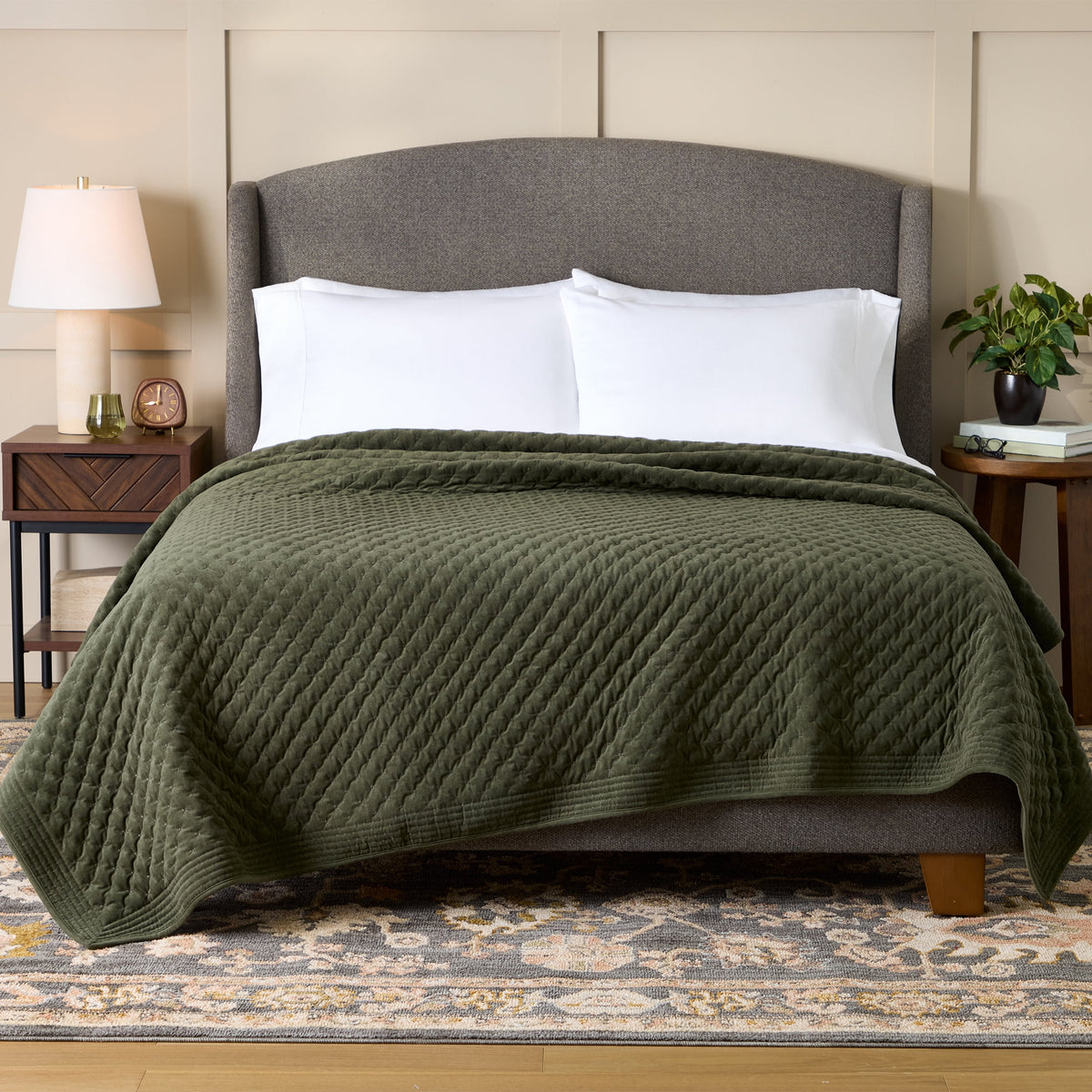 Velmora™ Tufted Matte Velvet Quilt, Green, Full/Queen