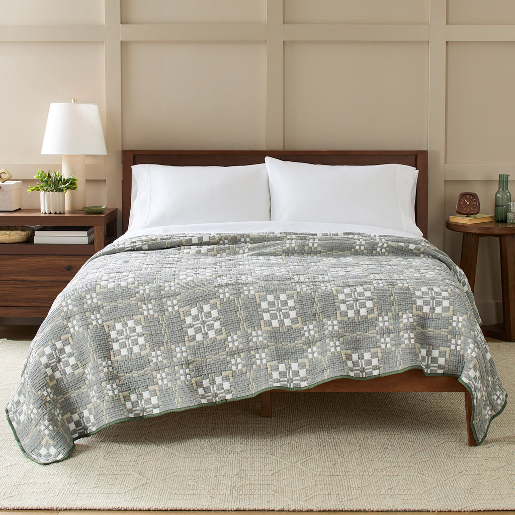 Velmora™ Ivory Modern Mosaic Cotton Matelasse Reversible Quilt, King