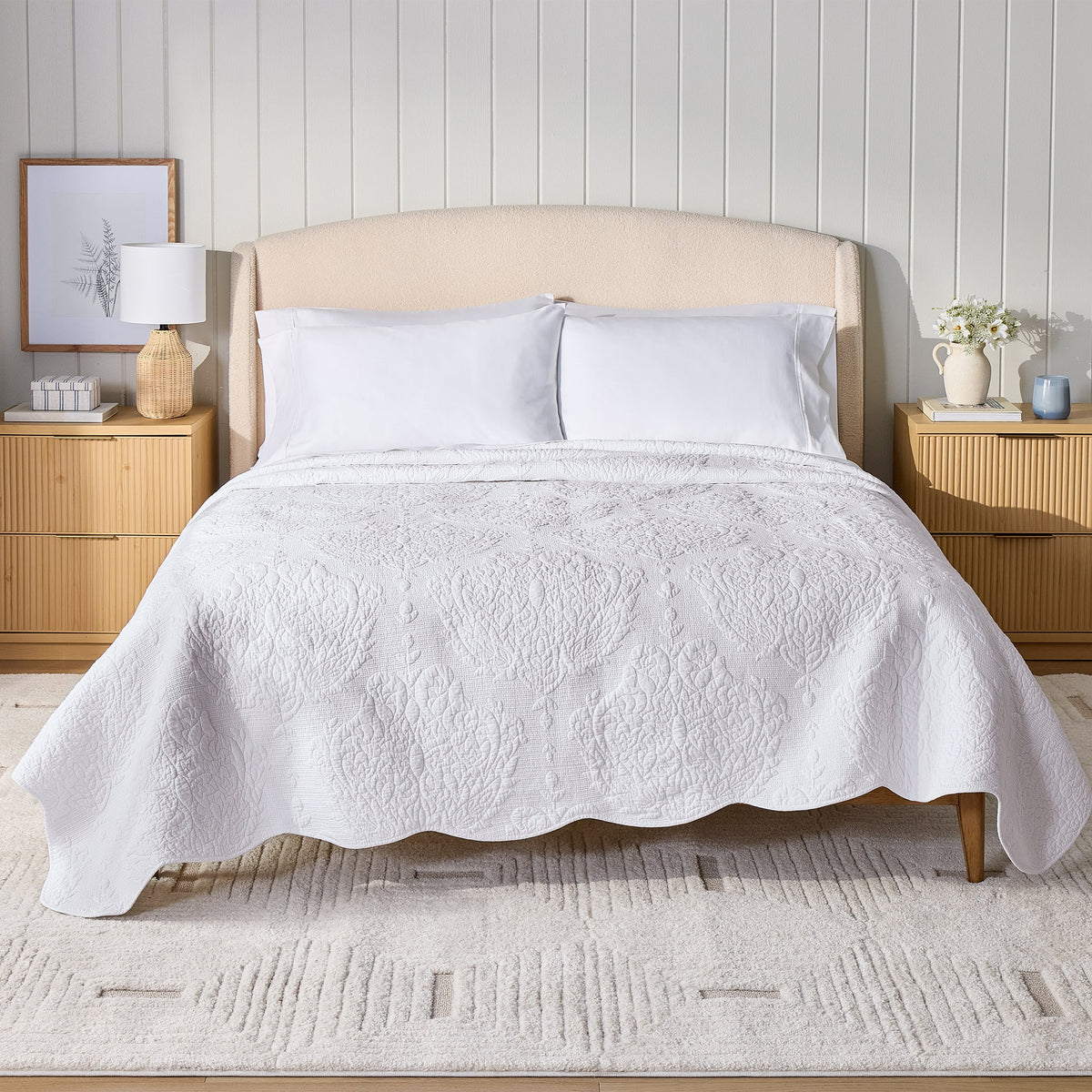 Velmora™ Paisley Medallion Cotton Quilt, King, White, Scalloped Bedding