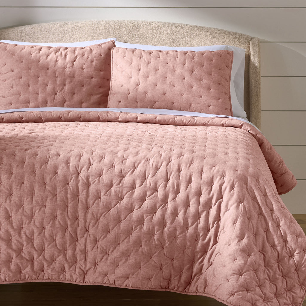 Velmora™ Rose Chambray Quilt, King