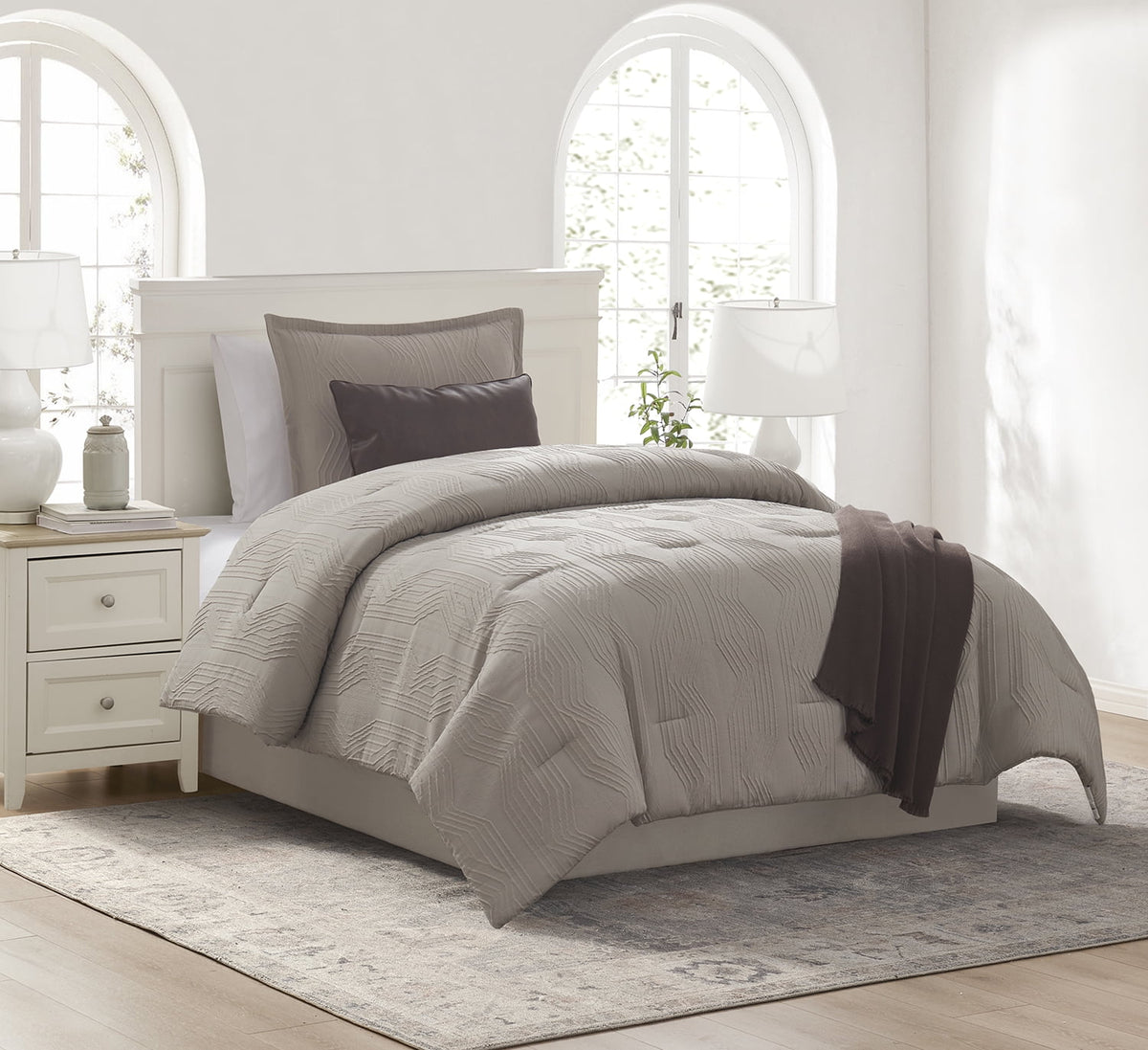 Velmora™ King Comforter Set, 5-Piece, All-Season, Black Cozy Plush