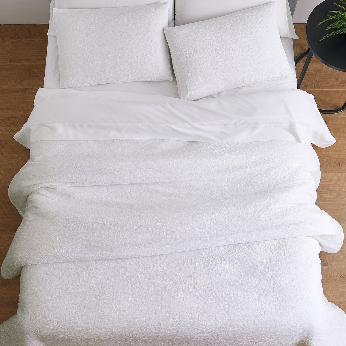 Velmora™ 3-Piece White Paisley Matelasse Comforter Set, Full/Queen - All-Season Bedding