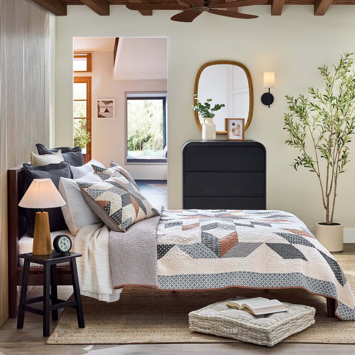 Velmora™ Starburst Patchwork Cotton Quilt, King Bedding