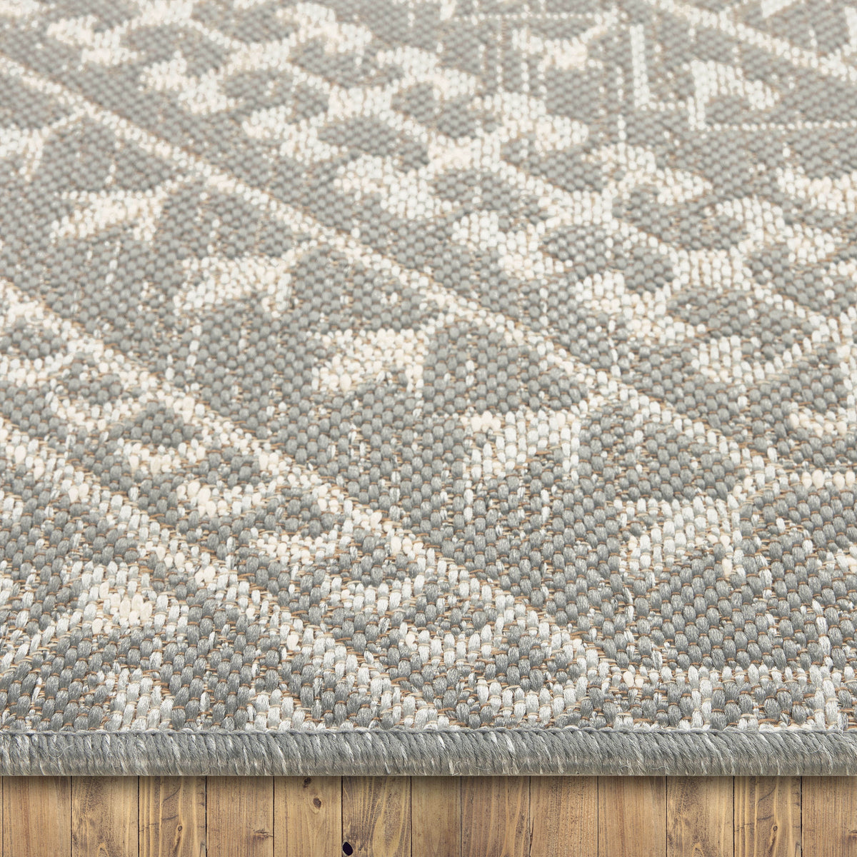 Velmora™ 7 x 10 Gray Medallion Outdoor Rug