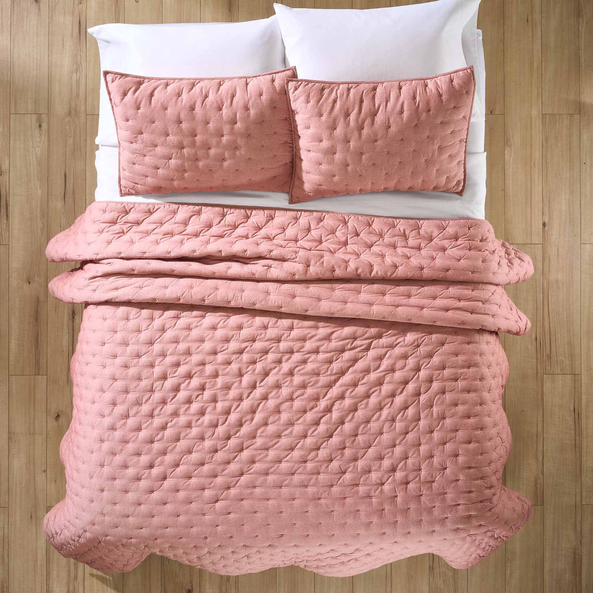 Velmora™ Rose Chambray Quilt, King